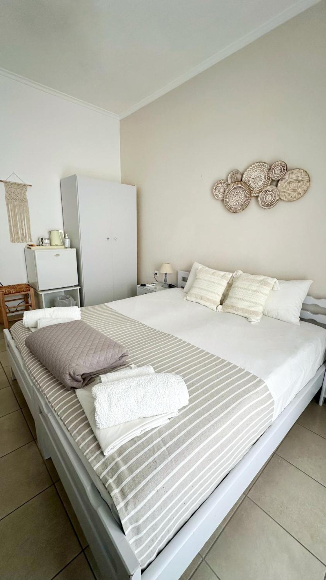 Kirki Rooms By The Sea Parikia  Ngoại thất bức ảnh